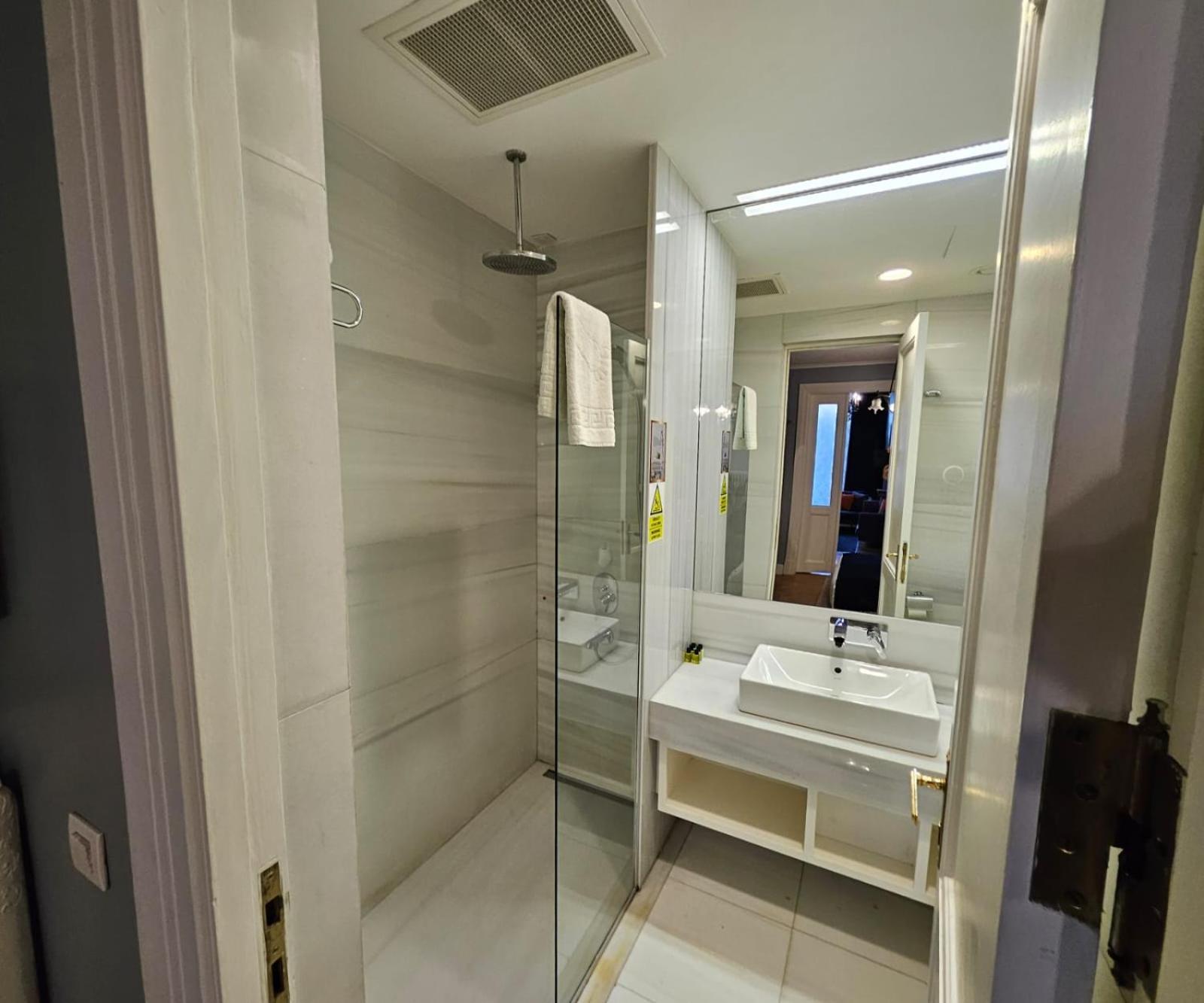 Lina Hotel Taksim Pera Istambul Exterior foto